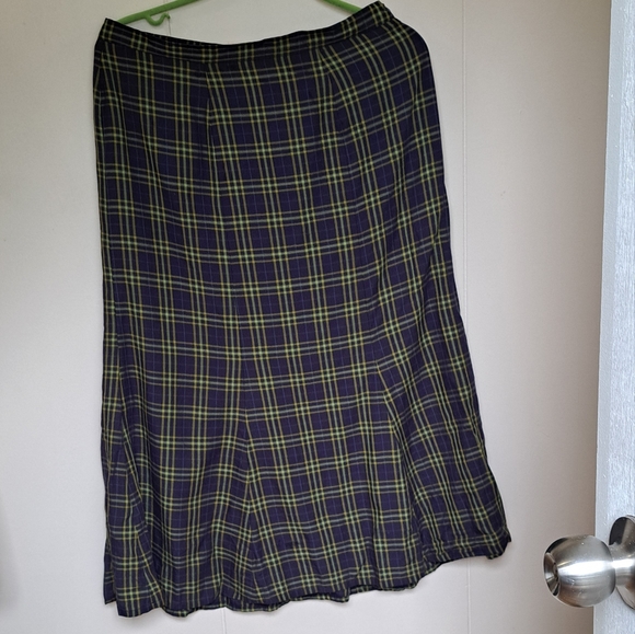 Vintage plaid skirt and tank set - Picture 3 of 9
